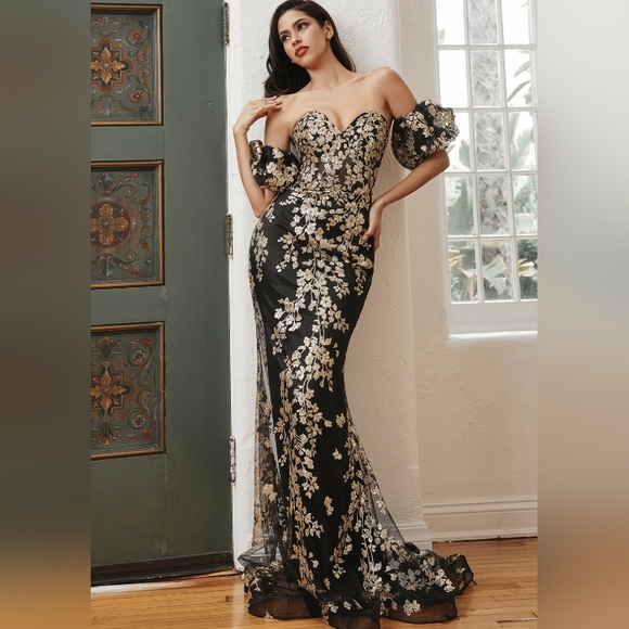 Prom dress - Picture 1 of 8